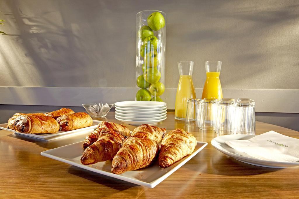 Campanile Paris Ouest - Boulogne Hotel Екстериор снимка