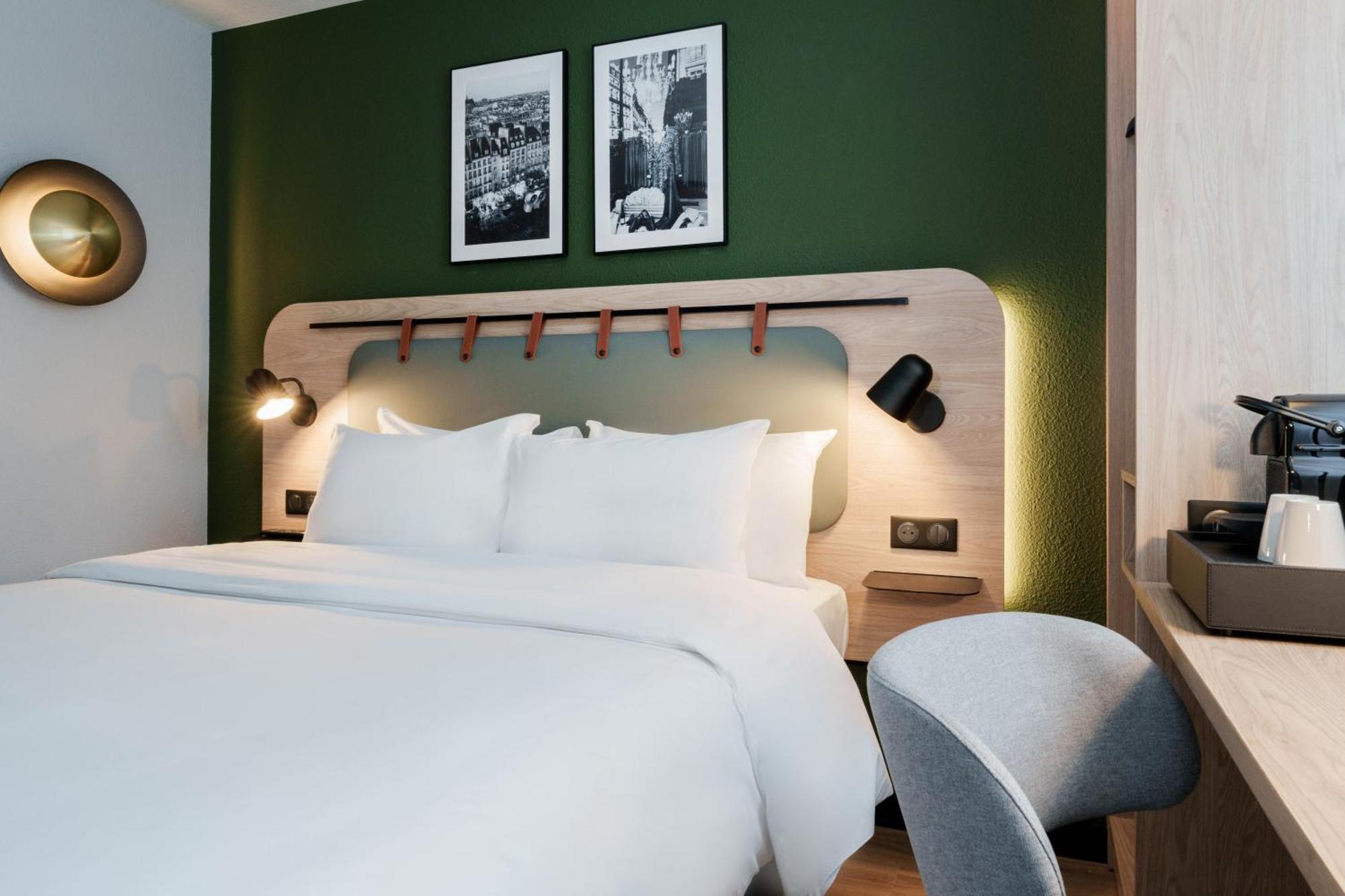 Campanile Paris Ouest - Boulogne Hotel Екстериор снимка